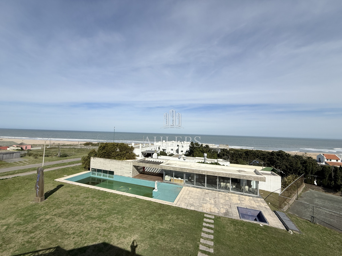 Casa ID.328 - Venta importante casa en la barra