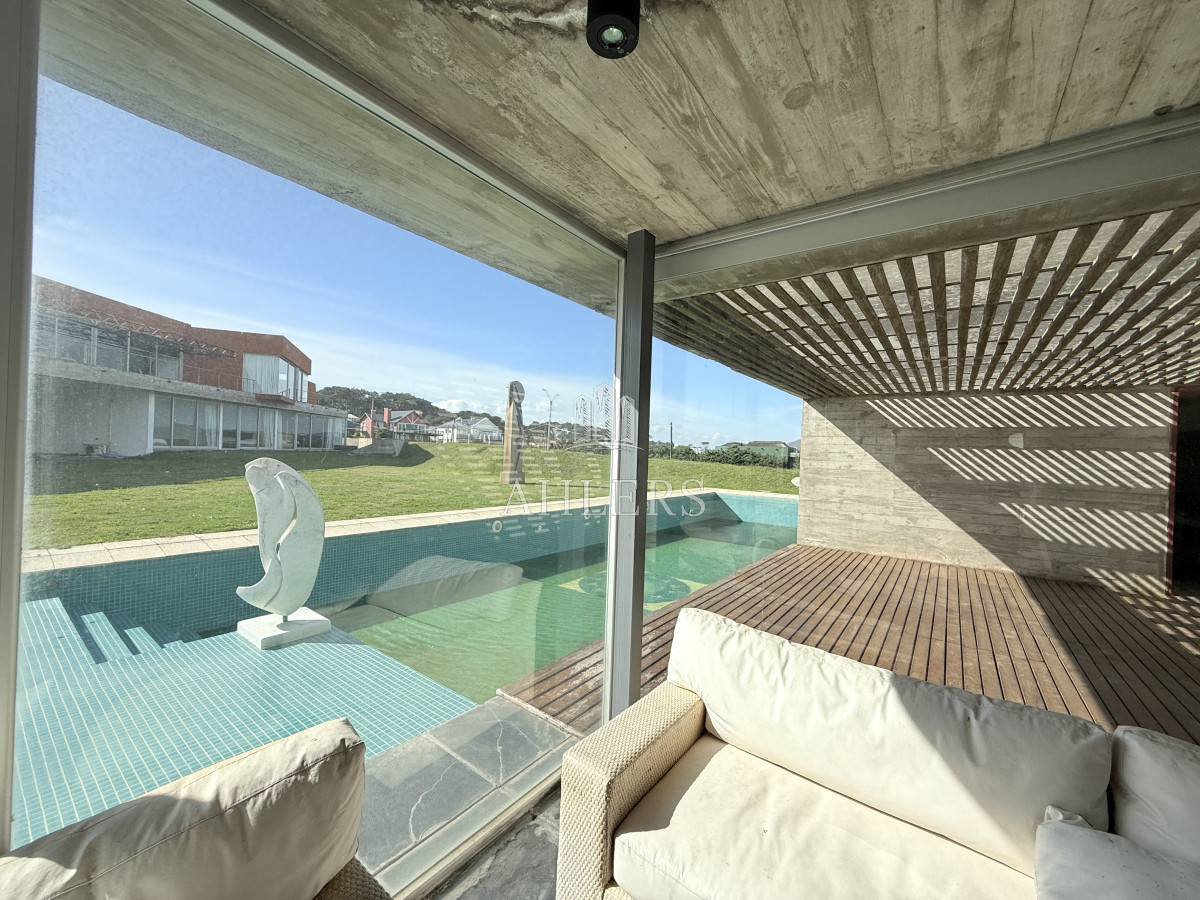 Casa ID.328 - Venta importante casa en la barra