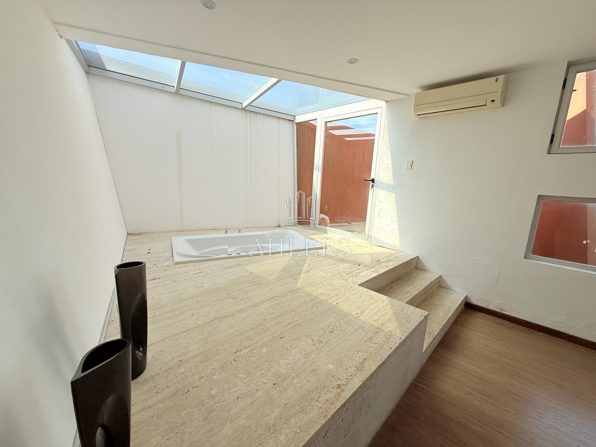 Casa ID.328 - Venta importante casa en la barra