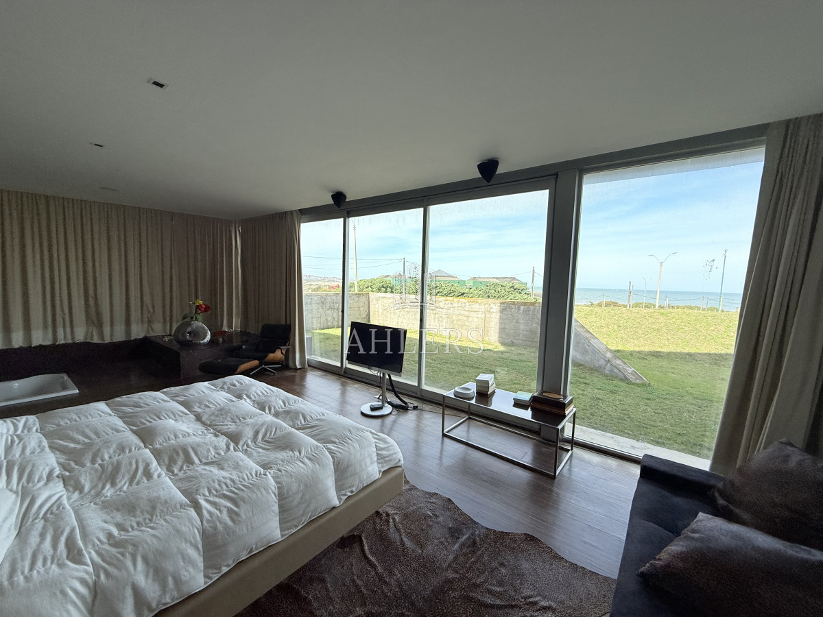 Casa ID.328 - Venta importante casa en la barra