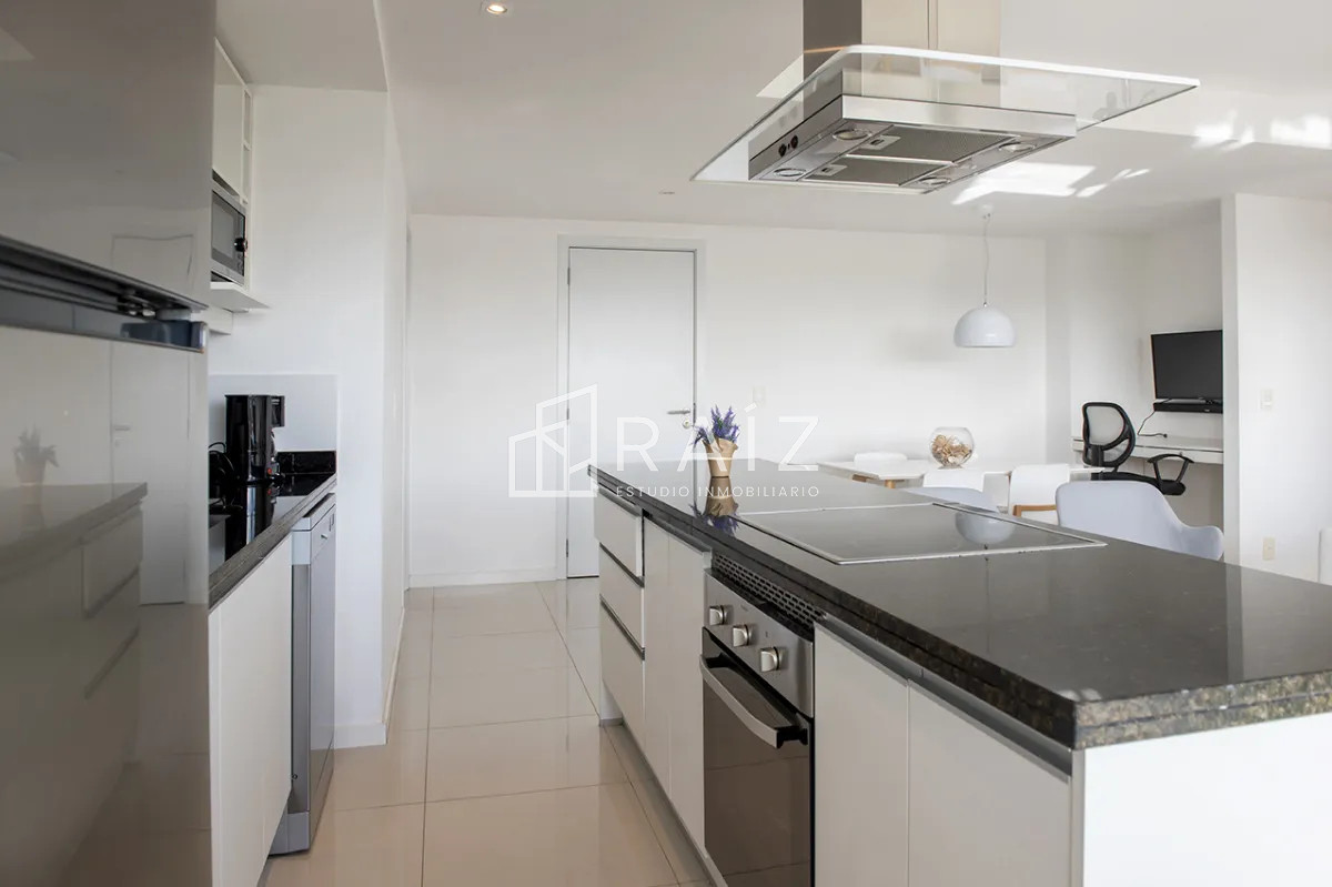 Apartamento ID.11260 - Venta Apartamento 3 dormitorios, Playa Brava, Punta Del Este 