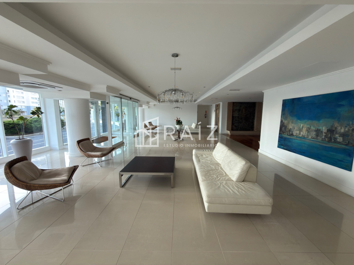 Apartamento ID.11965 - VENTA APARTAMENTO 3 DORMITORIOS PUNTA DEL ESTE