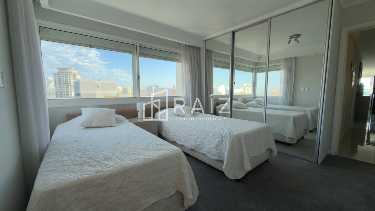 Apartamento ID.11965 - VENTA APARTAMENTO 3 DORMITORIOS PUNTA DEL ESTE