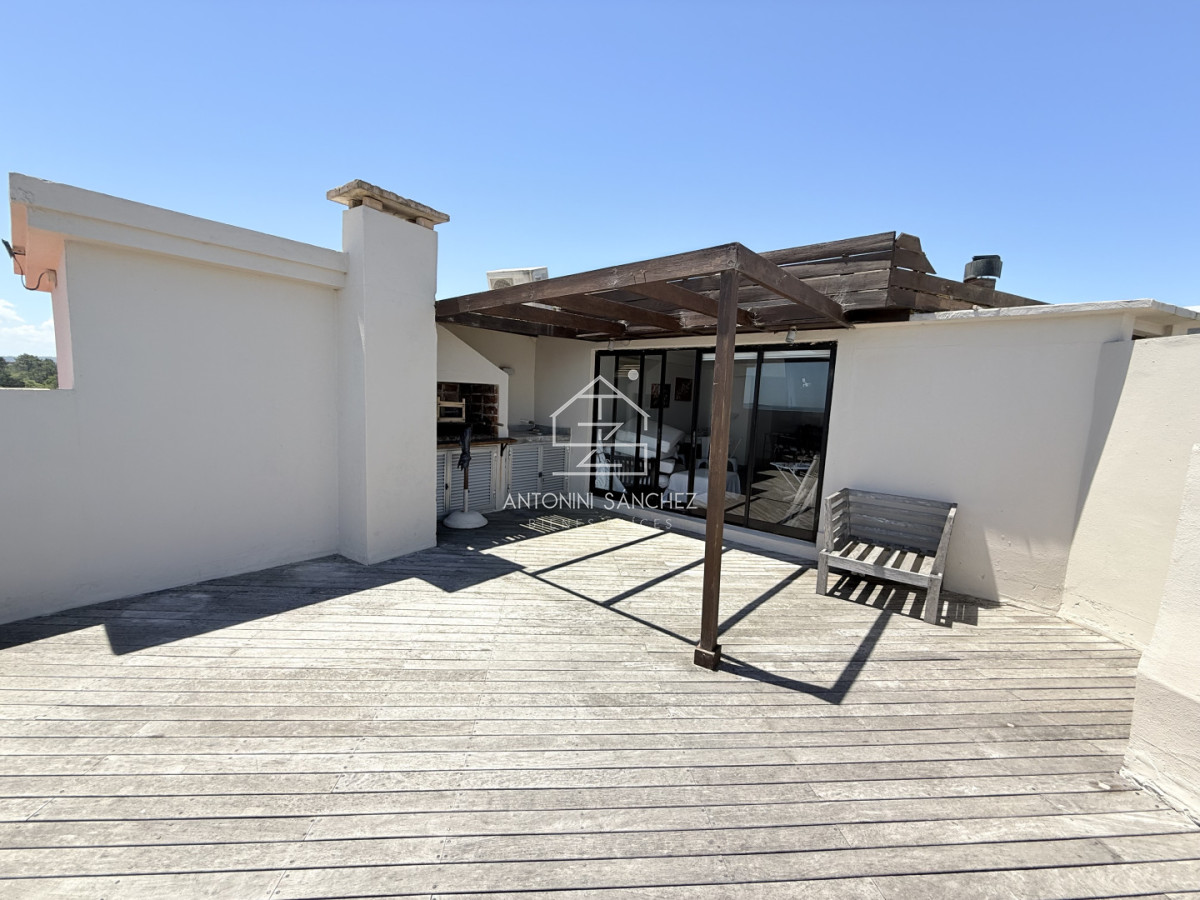 Apartamento ID.3145 - Venta apartamento 3 dormitorios primera linea, mansa, Punta del Este