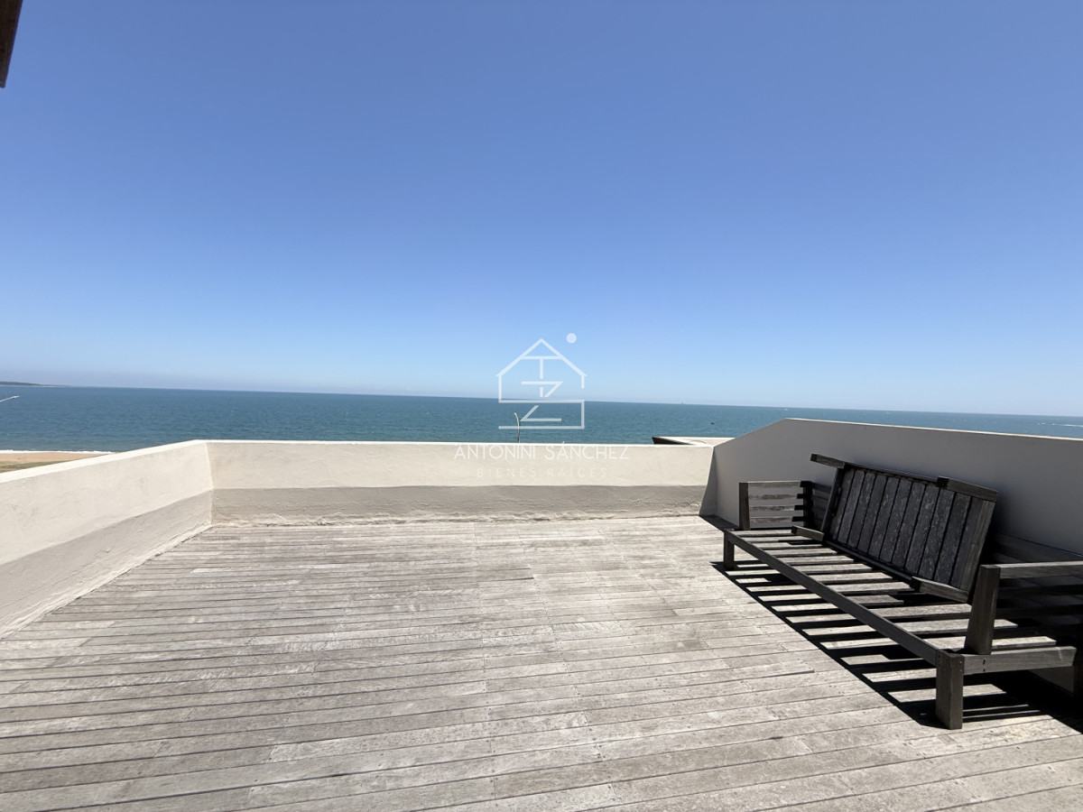 Apartamento ID.3145 - Venta apartamento 3 dormitorios primera linea, mansa, Punta del Este