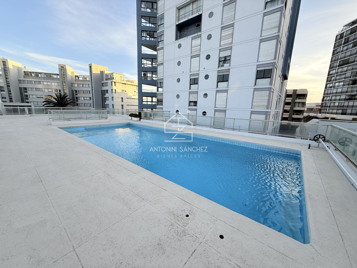 Apartamento ID.2948 - Venta apartamento 4 dormitorio en Península, Punta del Este 