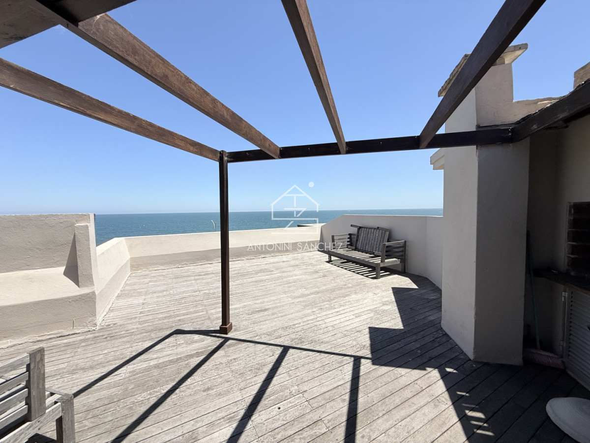 Apartamento ID.3145 - Venta apartamento 3 dormitorios primera linea, mansa, Punta del Este