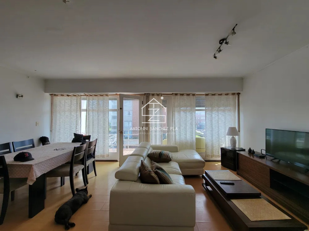 Apartamento ID.2641 - Venta apartamento de 2 Dormitorios, Playa mansa,Punta del este 