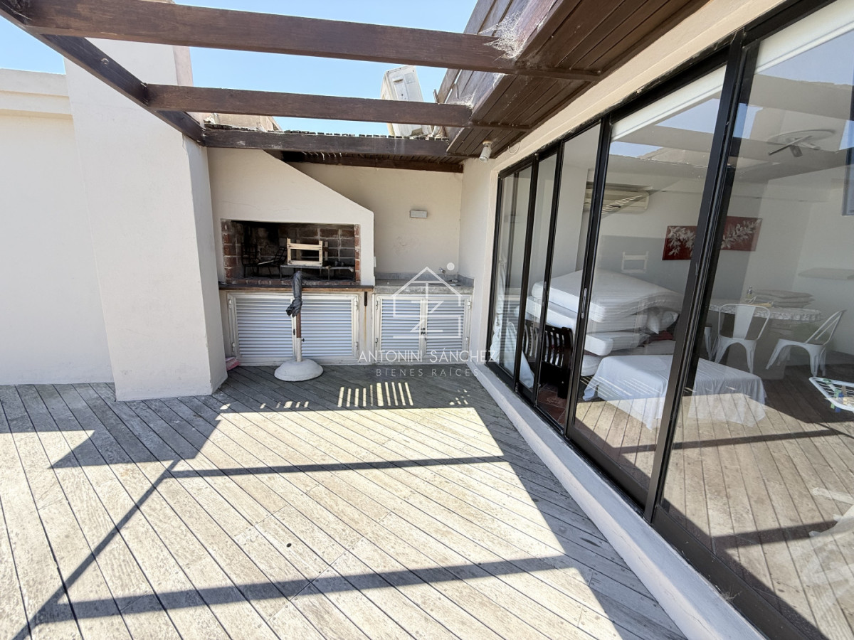 Apartamento ID.3145 - Venta apartamento 3 dormitorios primera linea, mansa, Punta del Este