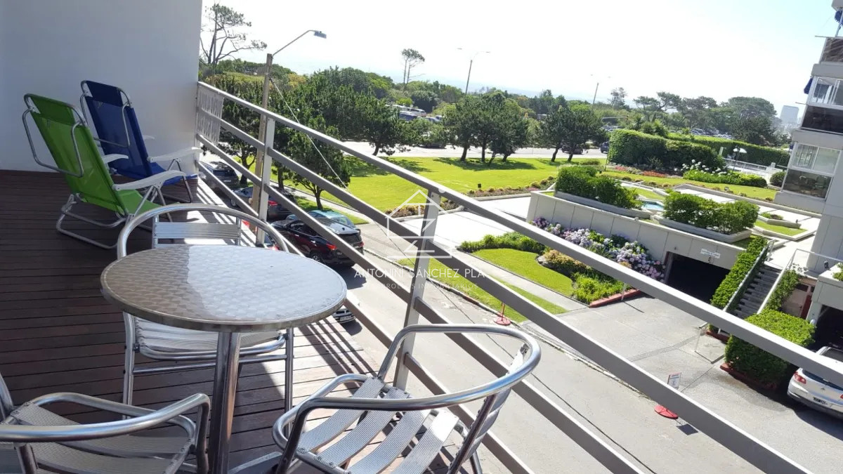 Apartamento ID.2641 - Venta apartamento de 2 Dormitorios, Playa mansa,Punta del este 