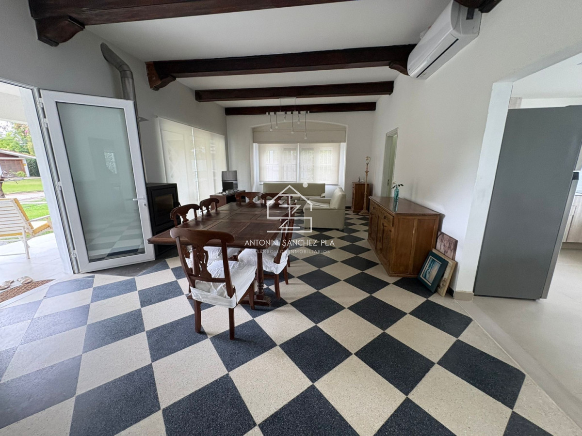 Casa ID.3970 - Alquiler anual casa de 3 dormitorios en Mansa, Punta del Este