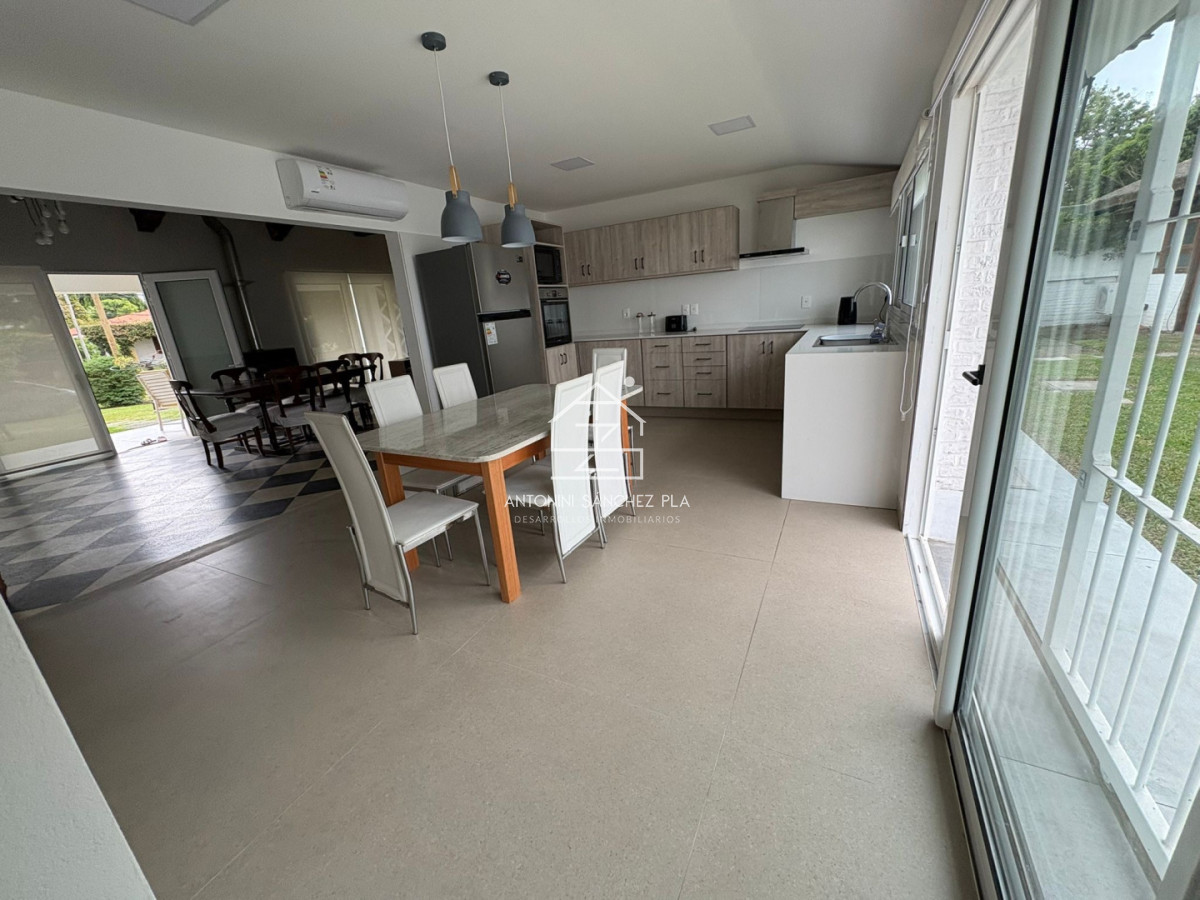 Casa ID.3970 - Alquiler anual casa de 3 dormitorios en Mansa, Punta del Este