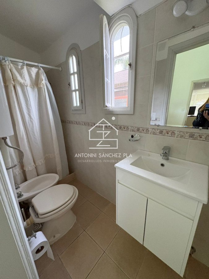 Casa ID.3970 - Alquiler anual casa de 3 dormitorios en Mansa, Punta del Este