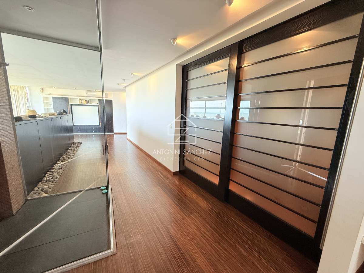 Casa ID.2808 - Venta importante casa en la barra