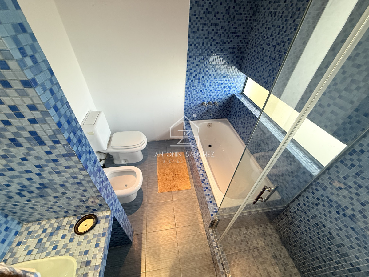 Casa ID.2808 - Venta importante casa en la barra
