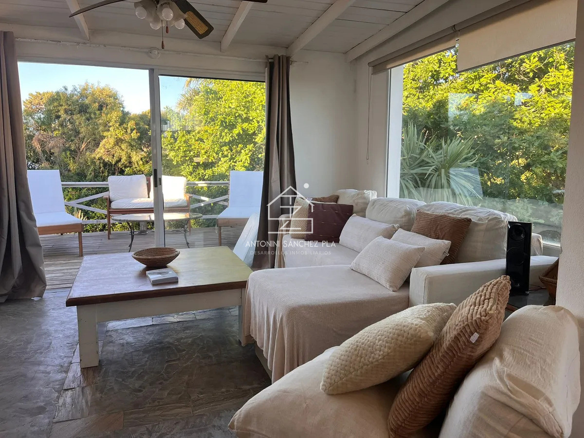 Casa ID.3095 - Casa frente al mar en parada 43