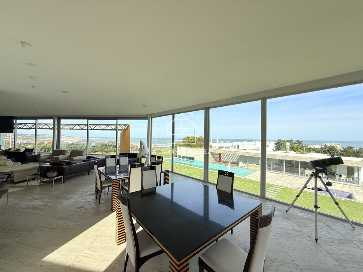 Casa ID.2808 - Venta importante casa en la barra