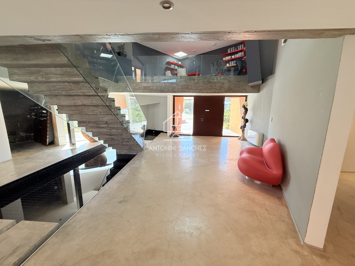 Casa ID.2808 - Venta importante casa en la barra
