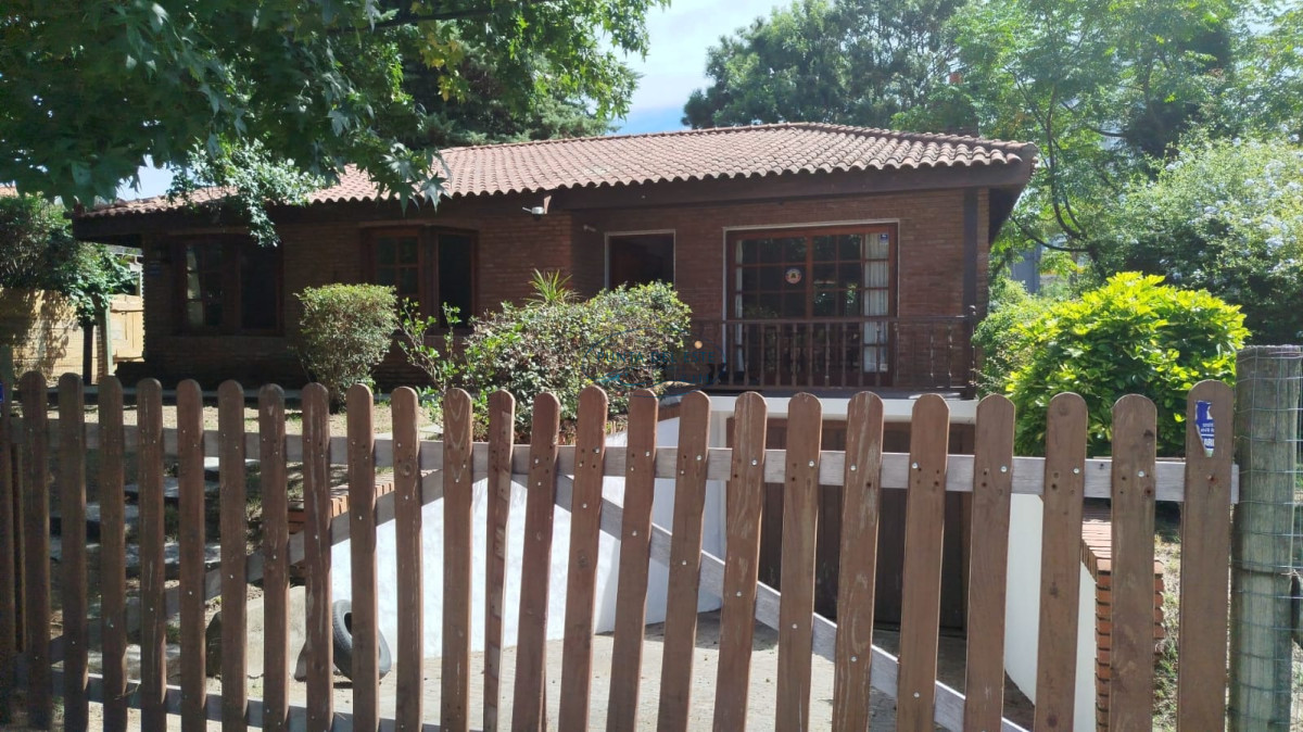Casa ID.75 - Casa en venta de 3 dormitorios, Cantegril, Punta del Este