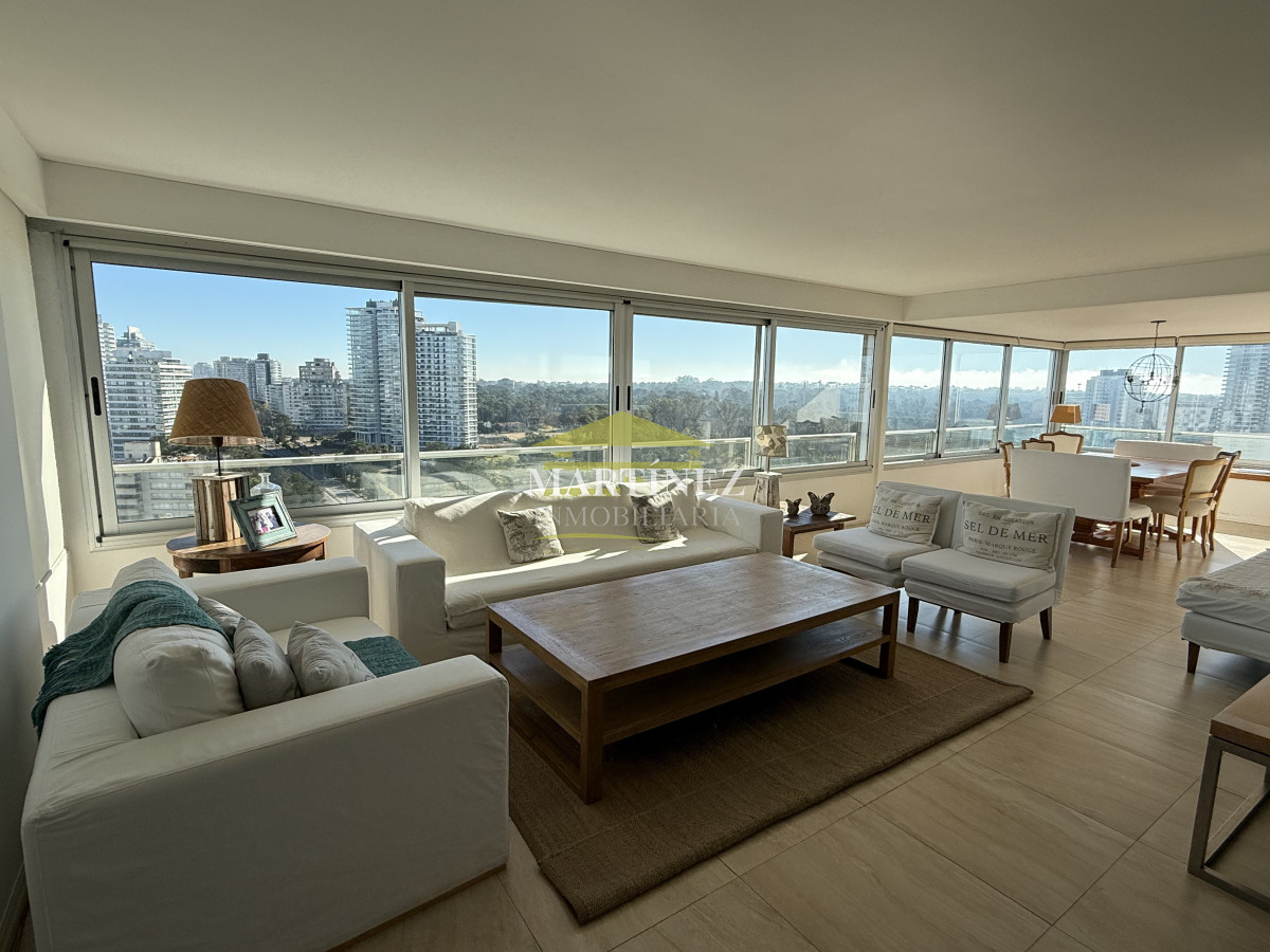 Apartamento ID.82 - Venta Apartamento 3 dormitorios en Playa Brava, Punta del Este