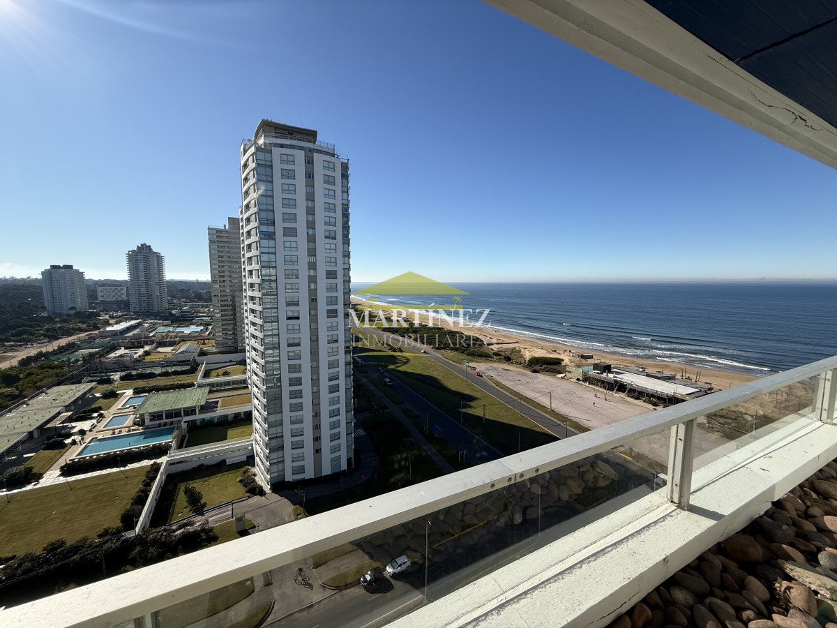 Apartamento ID.82 - Venta Apartamento 3 dormitorios en Playa Brava, Punta del Este