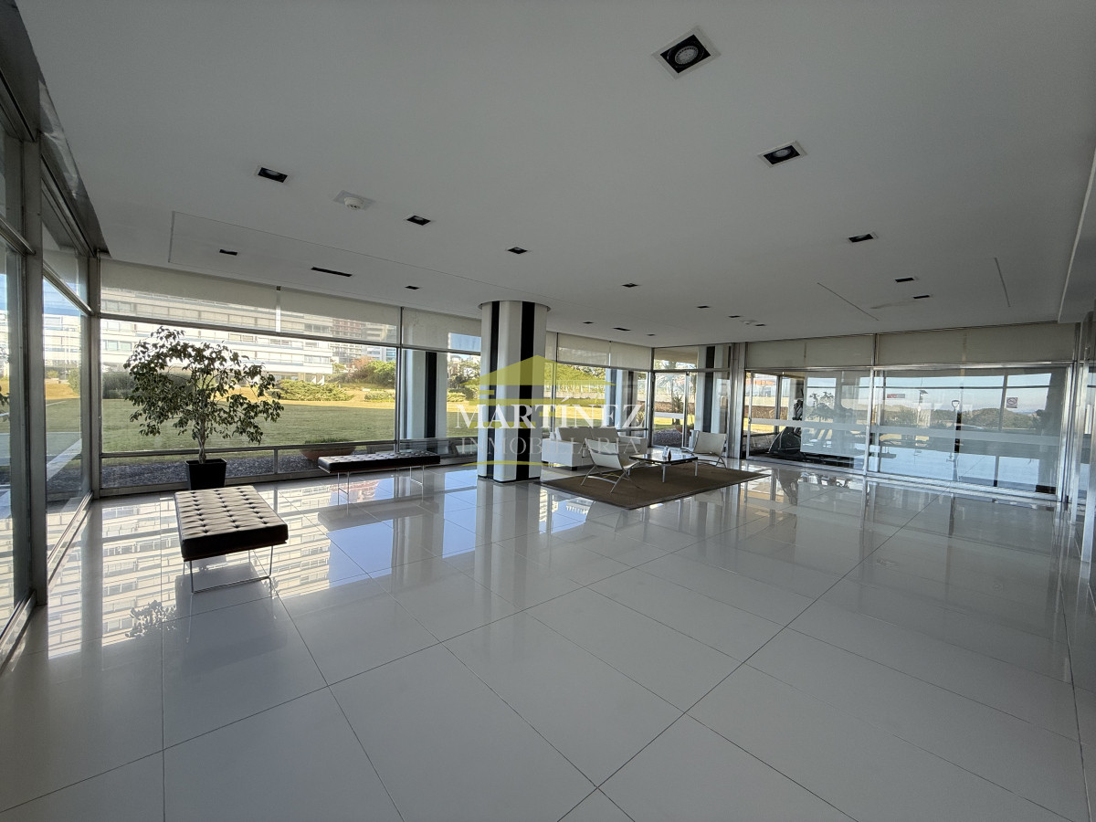 Apartamento ID.82 - Venta Apartamento 3 dormitorios en Playa Brava, Punta del Este