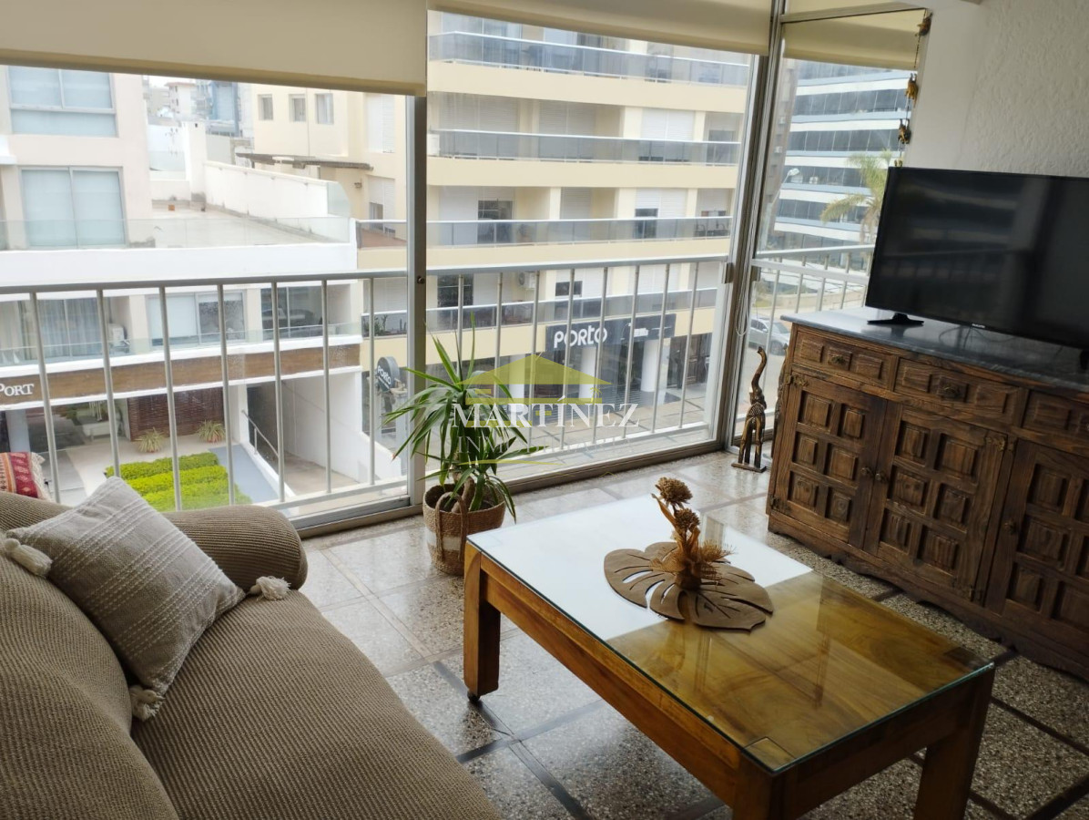 Apartamento ID.117 - Alquiler anual 2 dormitorios en Península, Punta del Este