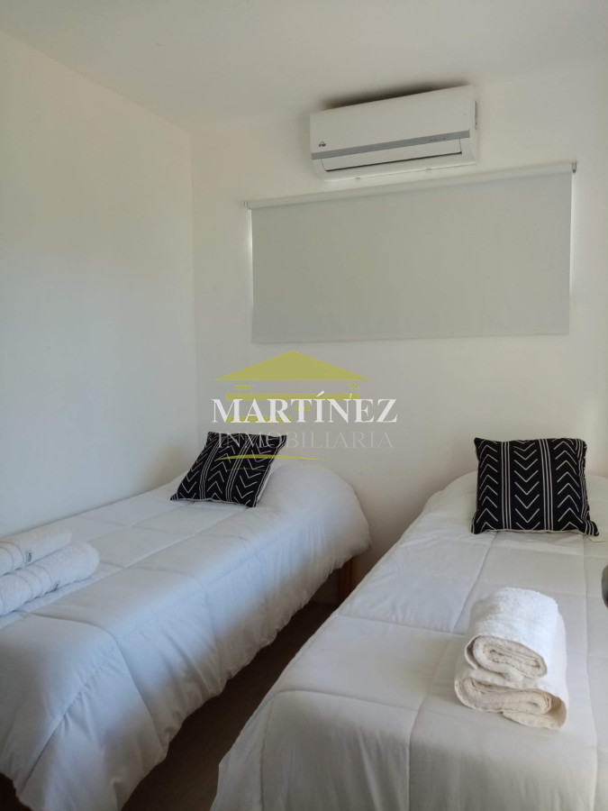 Casa ID.79 - Complejo de 7 apartamentos en la Juanita. 