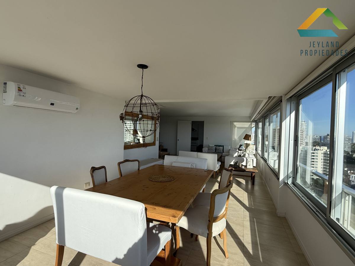 Apartamento ID.236 - Venta Apartamento 3 dormitorios en Playa Brava, Punta del Este