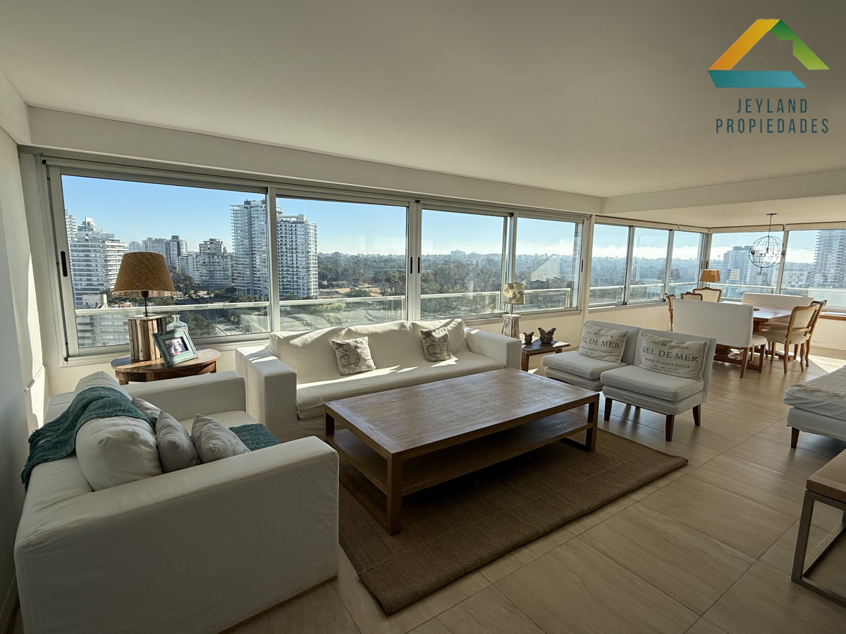Apartamento ID.236 - Venta Apartamento 3 dormitorios en Playa Brava, Punta del Este