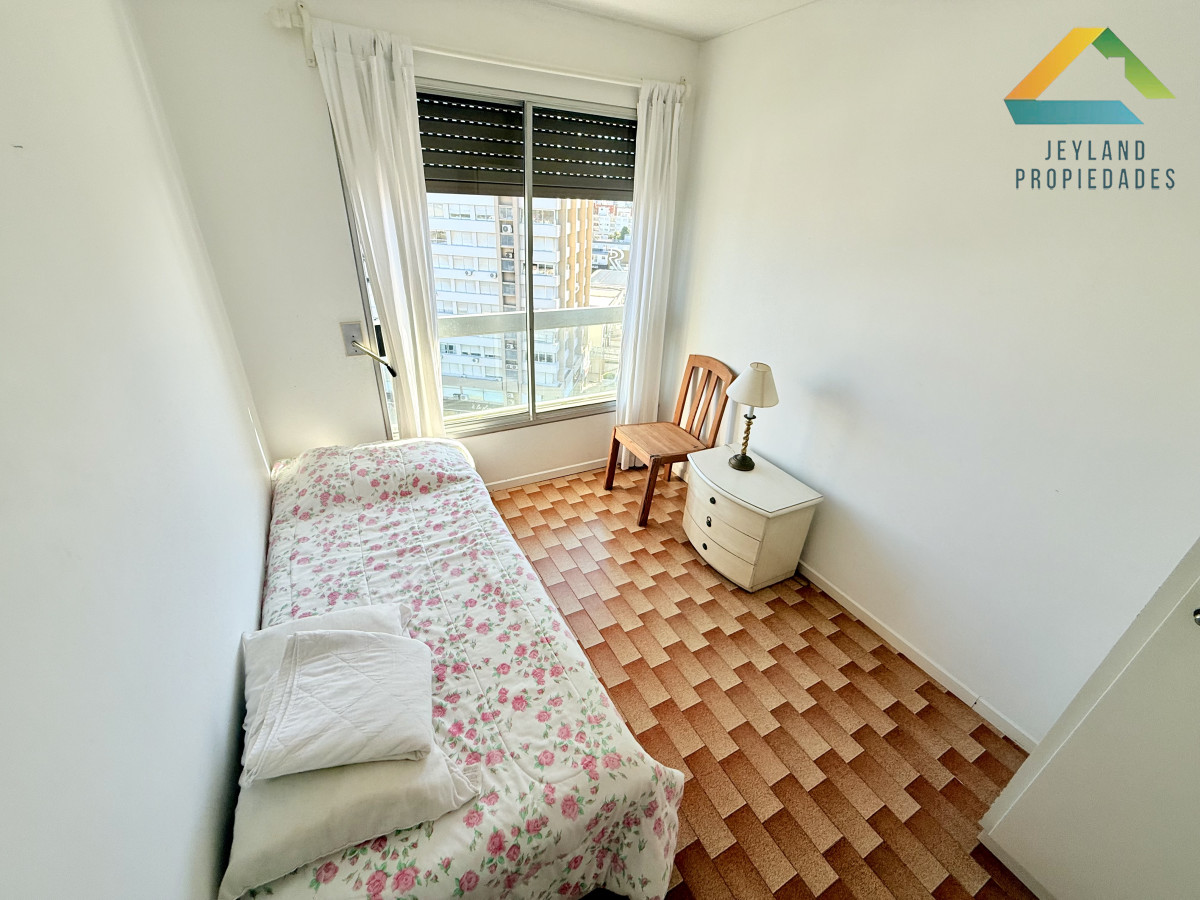 Apartamento ID.346 - Venta apartamento 3 dormitorios primera linea en mansa, Punta del Este