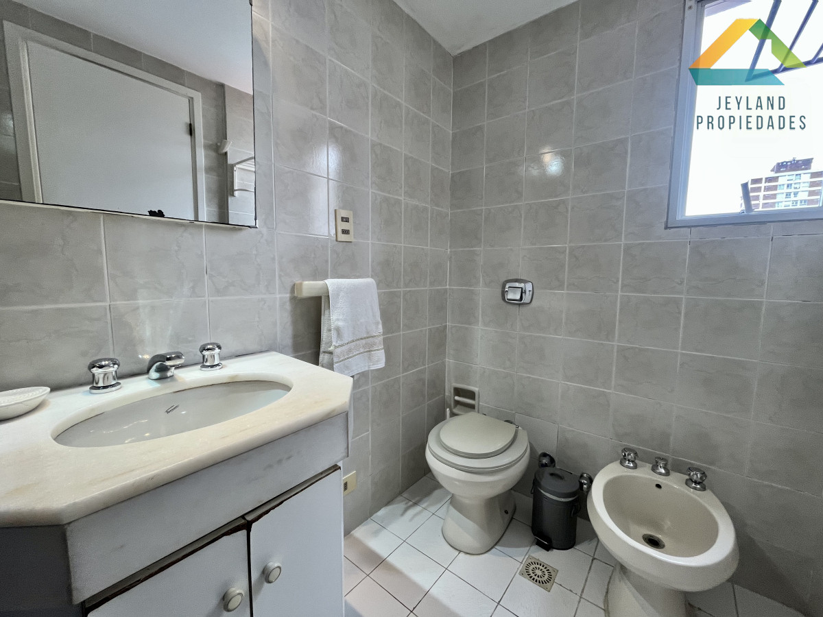 Apartamento ID.244 - Venta Apartamento 3 Dormitorios, Peninsula, Punta del Este