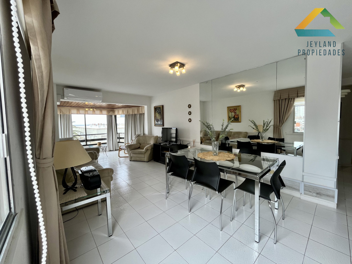 Apartamento ID.244 - Venta Apartamento 3 Dormitorios, Peninsula, Punta del Este