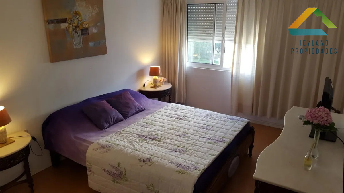 Apartamento ID.240 - Venta apartamento de 2 Dormitorios, Playa mansa,Punta del este 