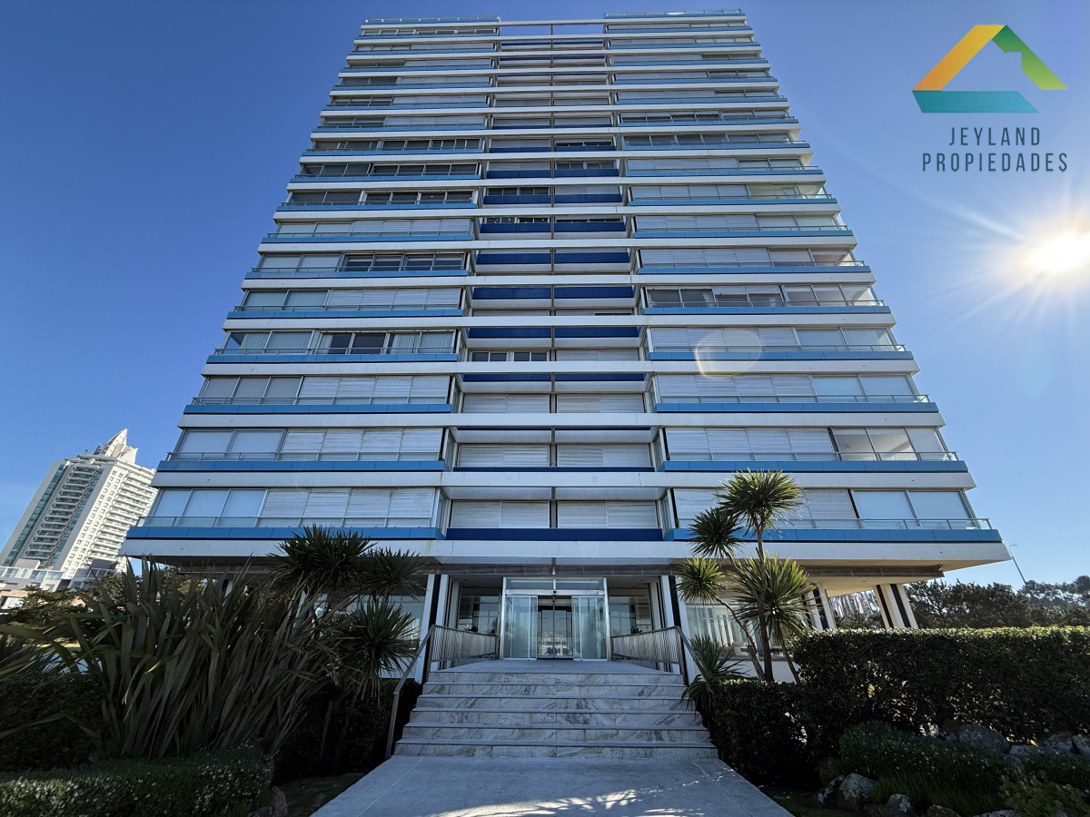 Apartamento ID.236 - Venta Apartamento 3 dormitorios en Playa Brava, Punta del Este
