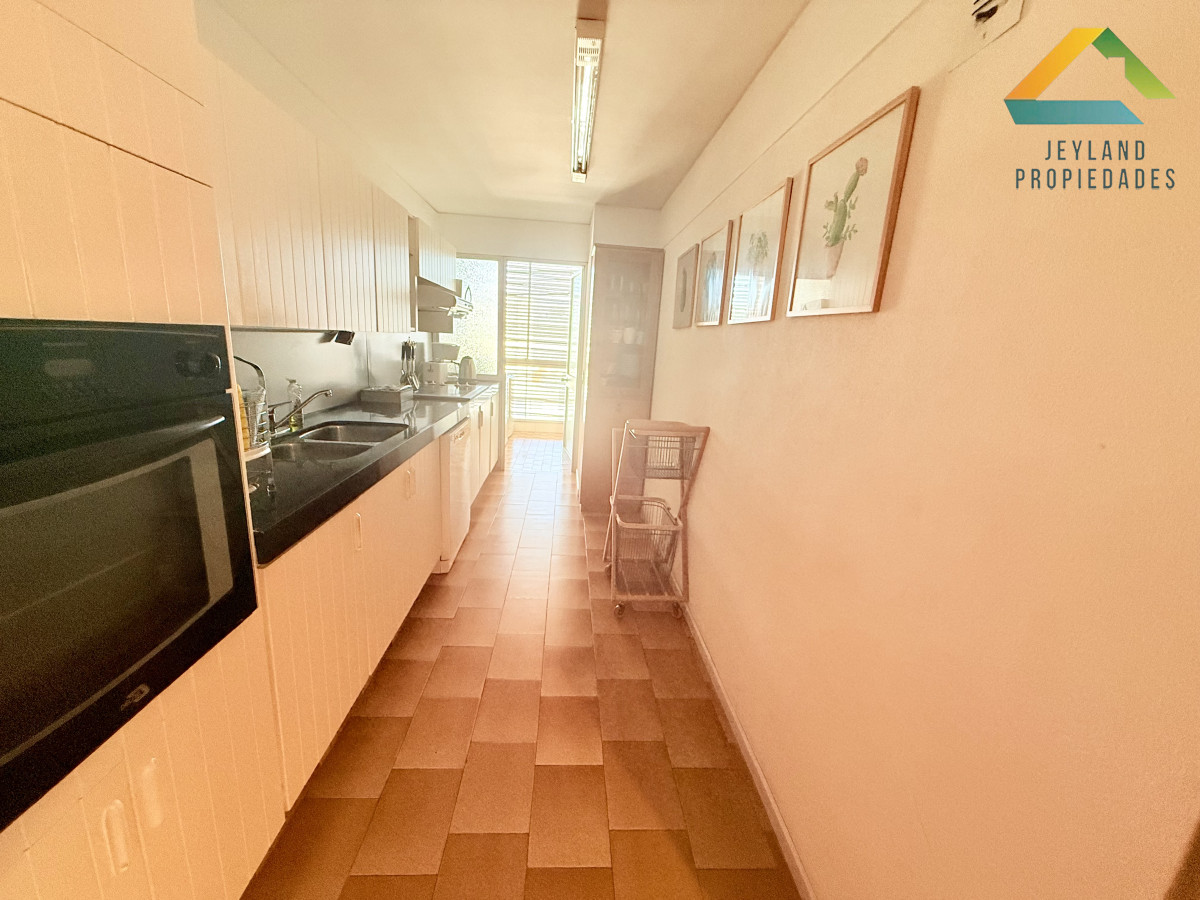 Apartamento ID.346 - Venta apartamento 3 dormitorios primera linea en mansa, Punta del Este