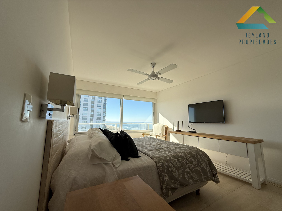 Apartamento ID.236 - Venta Apartamento 3 dormitorios en Playa Brava, Punta del Este