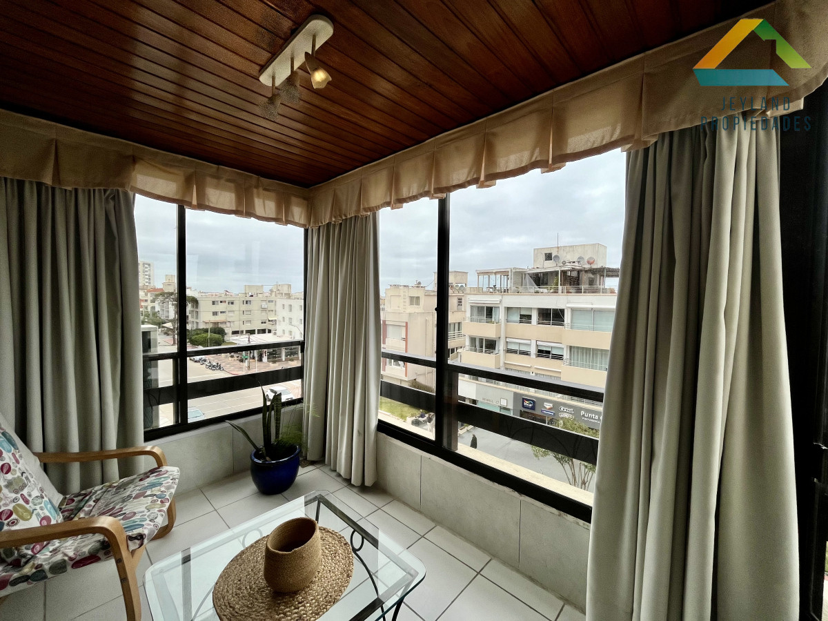 Apartamento ID.244 - Venta Apartamento 3 Dormitorios, Peninsula, Punta del Este
