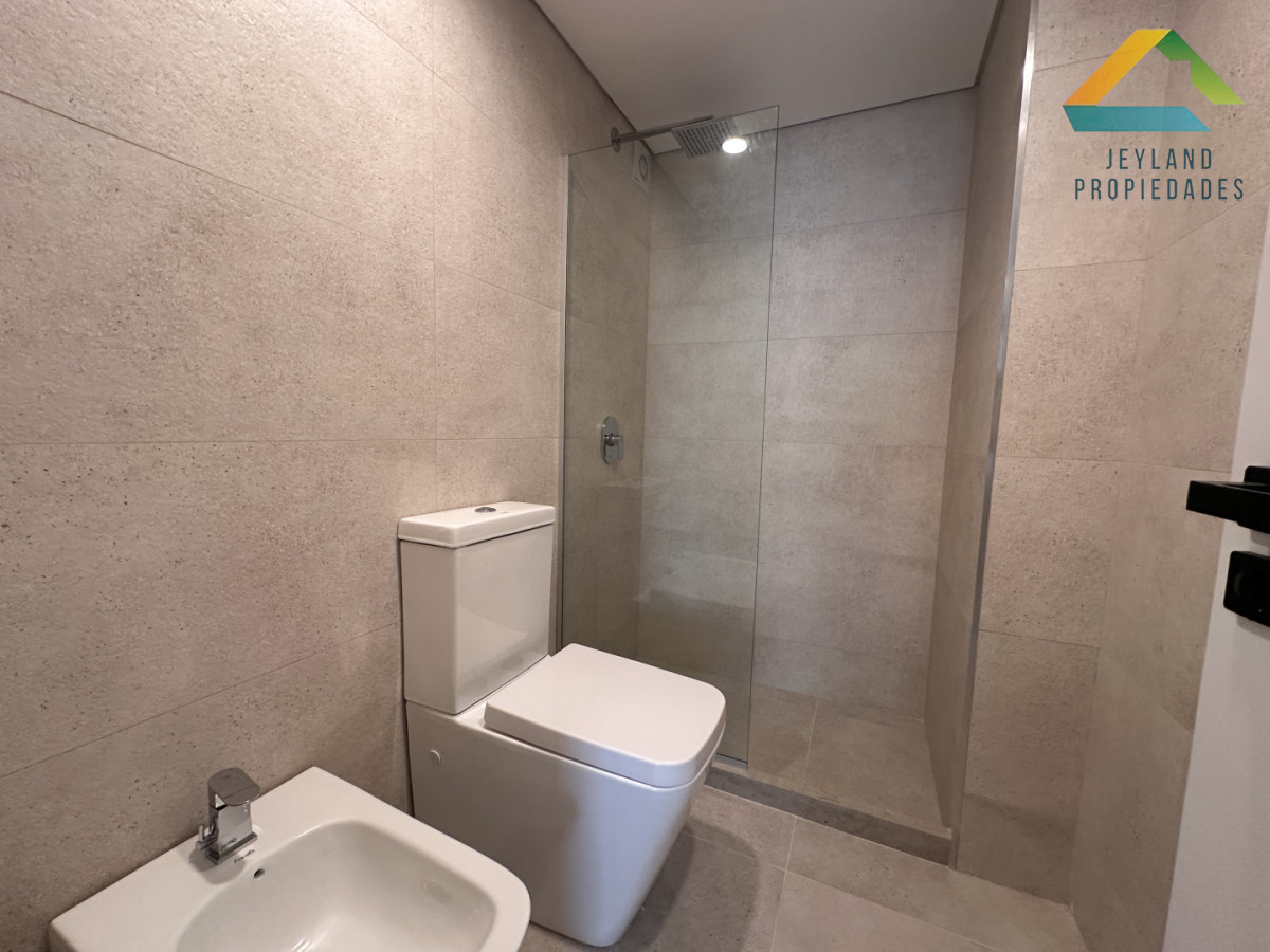 Apartamento ID.381 - Venta apartamento dos dormitorios en pozo en Aidy Grill Punta del Este