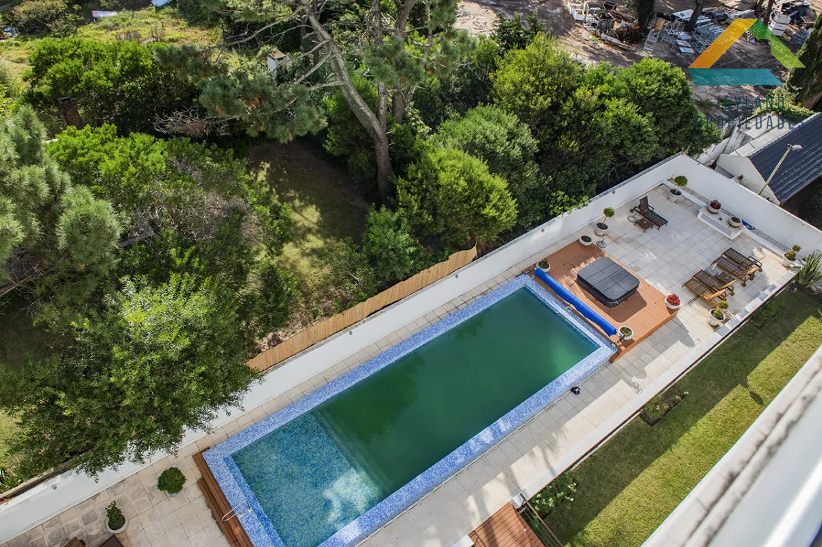 Apartamento ID.239 - Venta Apartamento 3 dormitorios, Playa Brava, Punta Del Este 