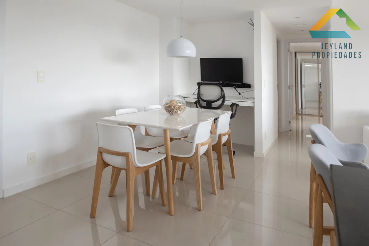 Apartamento ID.239 - Venta Apartamento 3 dormitorios, Playa Brava, Punta Del Este 