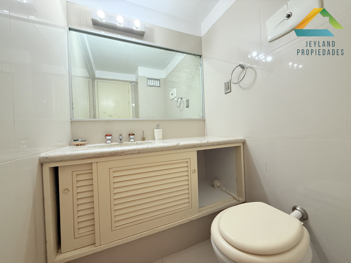 Apartamento ID.346 - Venta apartamento 3 dormitorios primera linea en mansa, Punta del Este