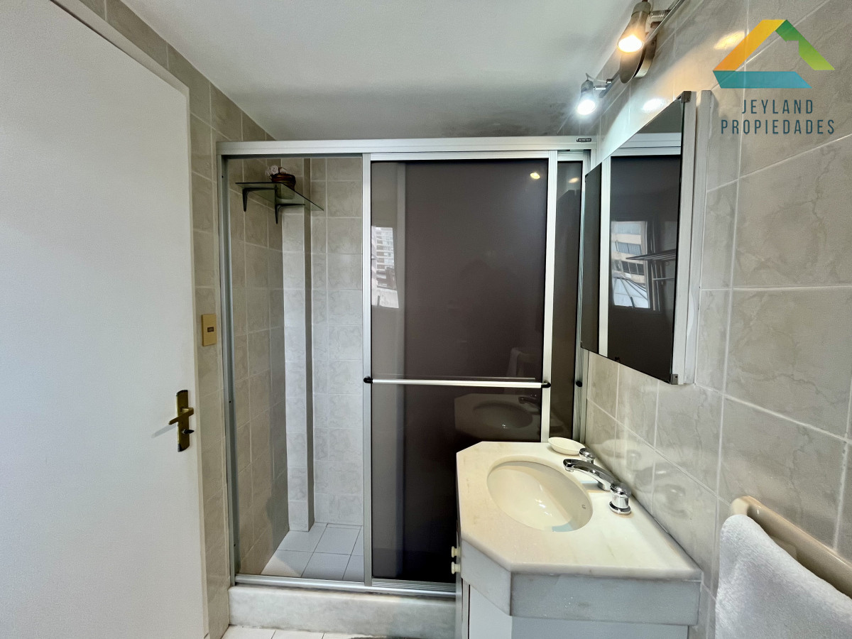 Apartamento ID.244 - Venta Apartamento 3 Dormitorios, Peninsula, Punta del Este