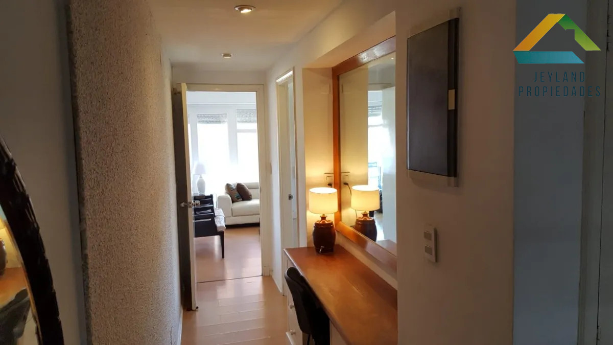 Apartamento ID.240 - Venta apartamento de 2 Dormitorios, Playa mansa,Punta del este 