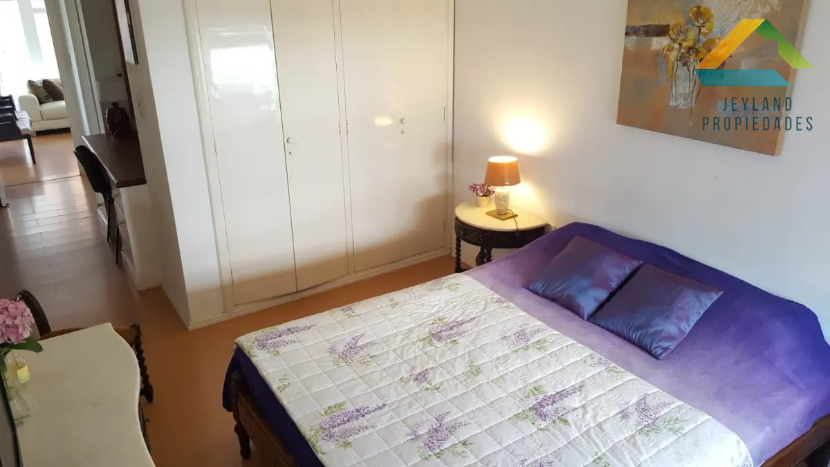 Apartamento ID.240 - Venta apartamento de 2 Dormitorios, Playa mansa,Punta del este 