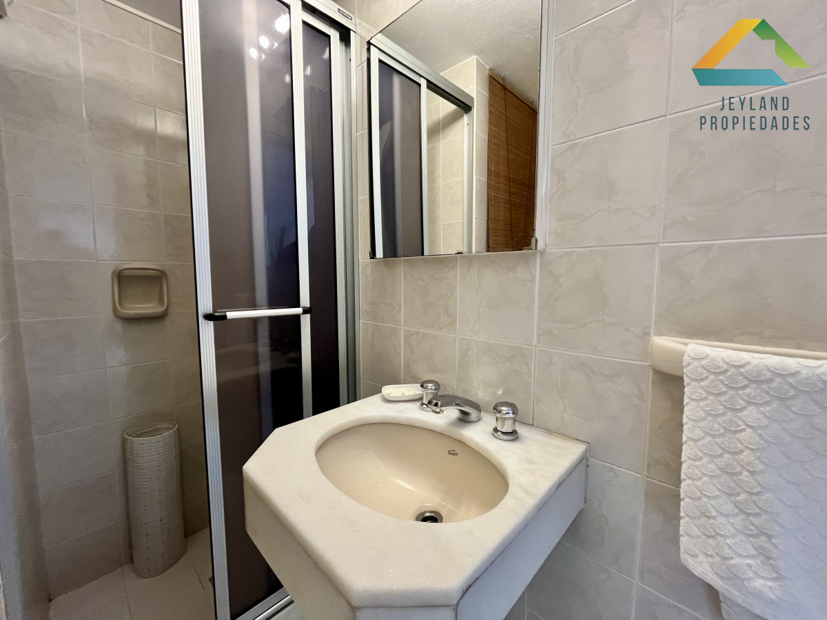 Apartamento ID.244 - Venta Apartamento 3 Dormitorios, Peninsula, Punta del Este