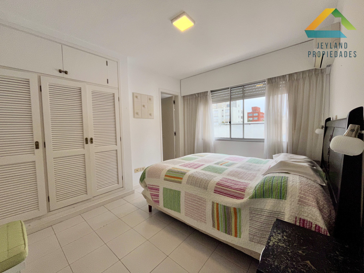 Apartamento ID.244 - Venta Apartamento 3 Dormitorios, Peninsula, Punta del Este