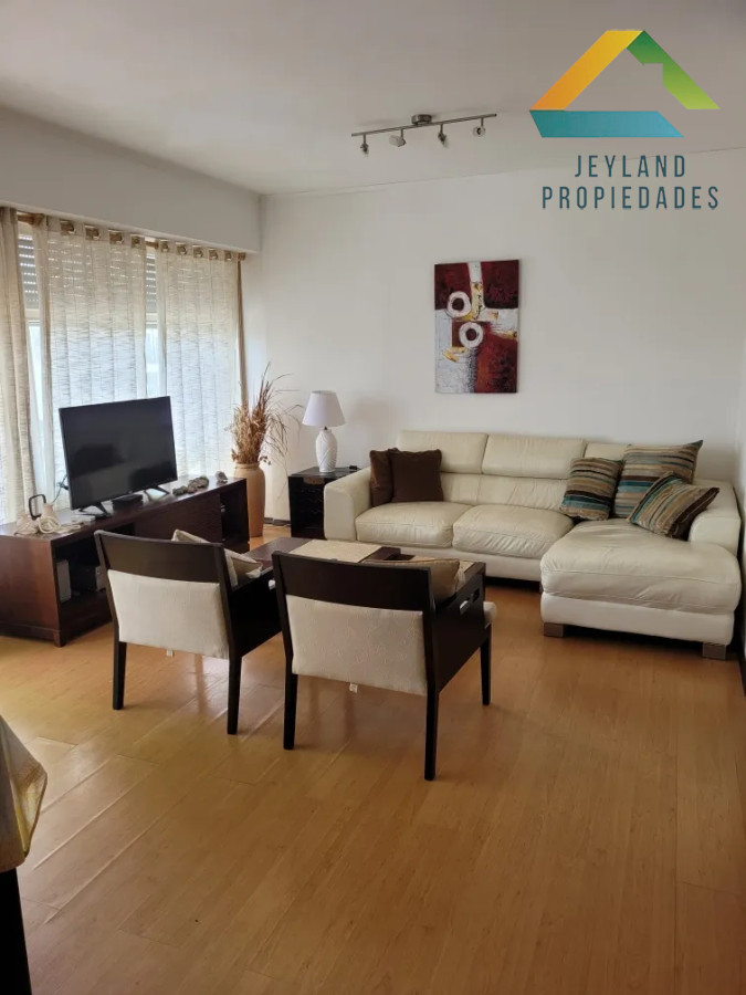 Apartamento ID.240 - Venta apartamento de 2 Dormitorios, Playa mansa,Punta del este 