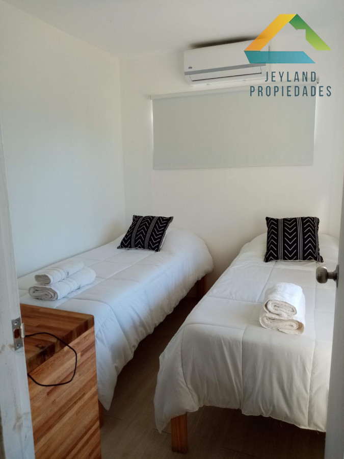 Casa ID.248 - Complejo de 7 apartamentos en la Juanita. 
