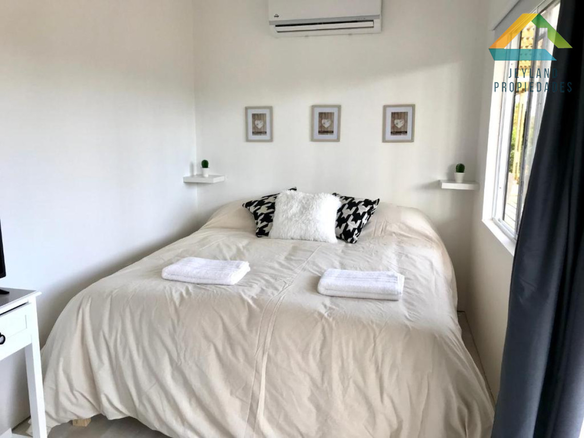 Casa ID.248 - Complejo de 7 apartamentos en la Juanita. 